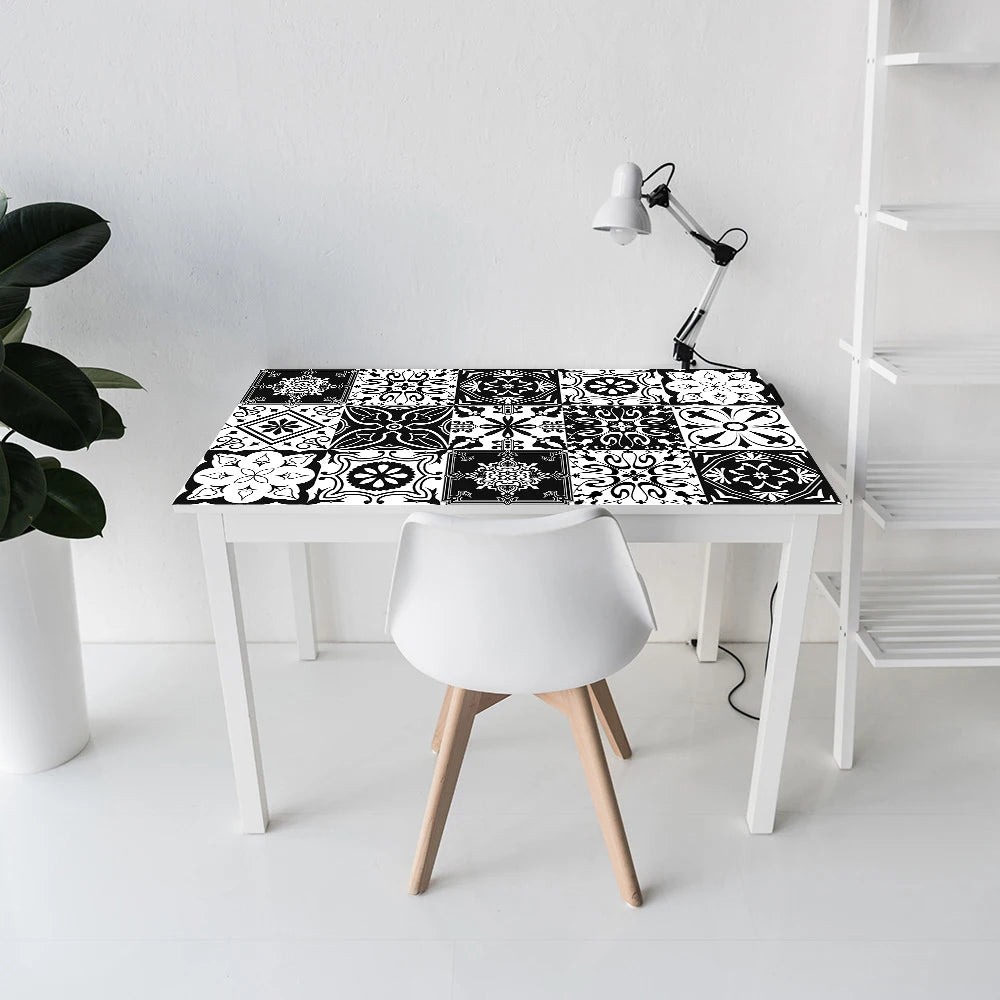 Stickers sol noir et blanc en motif damier cuisine