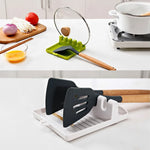Support pour spatules et fourchettes en gris clair dans une cuisine moderne