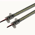 Installation de bande lumineuse LED sous placard de cuisine