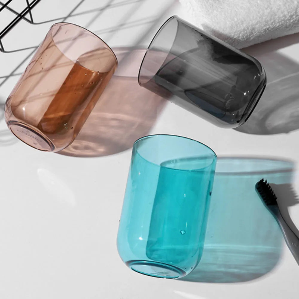 Gobelet de toilette transparent en plastique brun