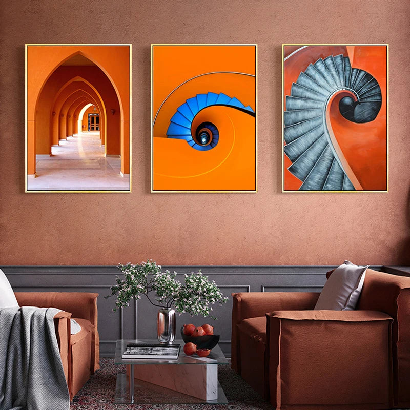 Élégants motifs architecturaux et design d'intérieur moderne dans des tons chauds, créant une ambiance relaxante et sophistiquée.