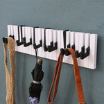 Décoration murale porte-manteau piano multicolore