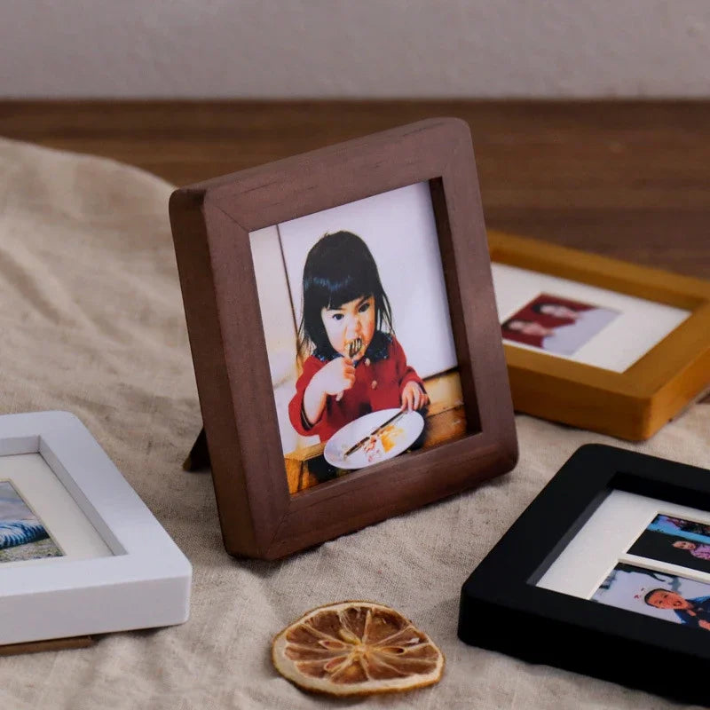 Cadre photo miniature en bois bleu marine avec photo d'enfant