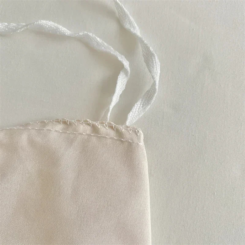 Housse de couette dans une chambre décorée avec style
