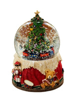 Boule de cristal flocon de neige arbre de Noël dans un intérieur moderne avec éclairage doux