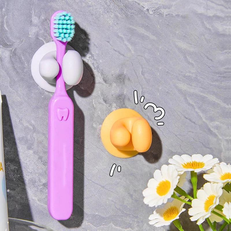 Comparaison de taille du support mural avec des brosses à dents