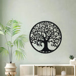 Arbre de vie mural en métal noir sur mur blanc
