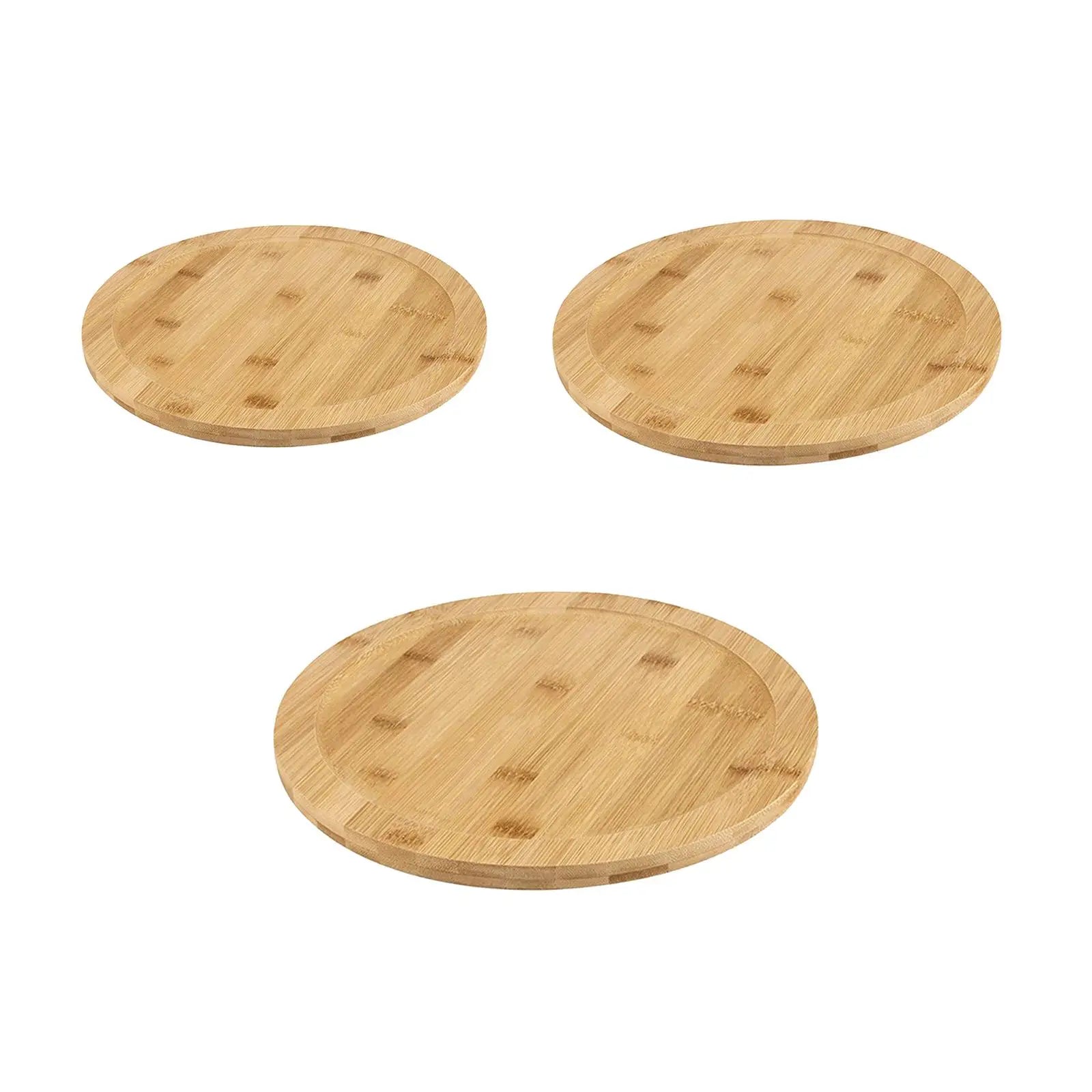 Plateau tournant en bois dans une décoration de table rustique
