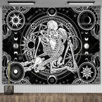 Tapisserie murale crâne gothique noir et blanc motif tarot