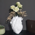 Vase cœur résine bourgogne pour fleurs