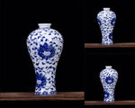 Magnifique vase en porcelaine aux motifs bleus et blancs, reflet d'un artisanat traditionnel chinois.