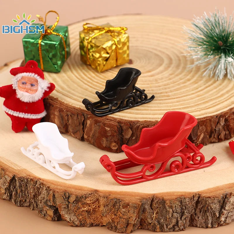 Collection d'ornements de traîneau multicolores pour décoration festive