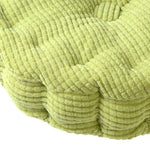 Coussin de sol jaune clair 50x50 cm sur chaise