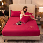 Drap-housse en flanelle velours épais couleur bordeaux sur lit King
