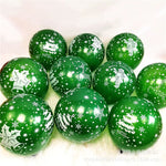 Ensemble de ballons verts et rouges pour fêtes de fin d'année