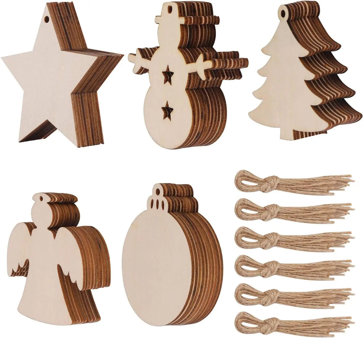 Ensemble de boules de Noël en bois dans différentes couleurs sur une table