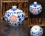 Vase en céramique bleu et blanc peint à la main
