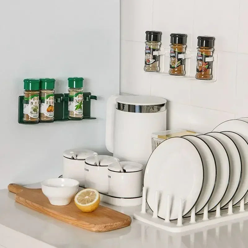 Rangement mural épices avec pots variés