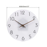 Horloge murale rouge moderne accrochée dans une chambre