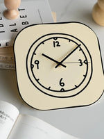 Horloge murale acrylique noire minimaliste salon