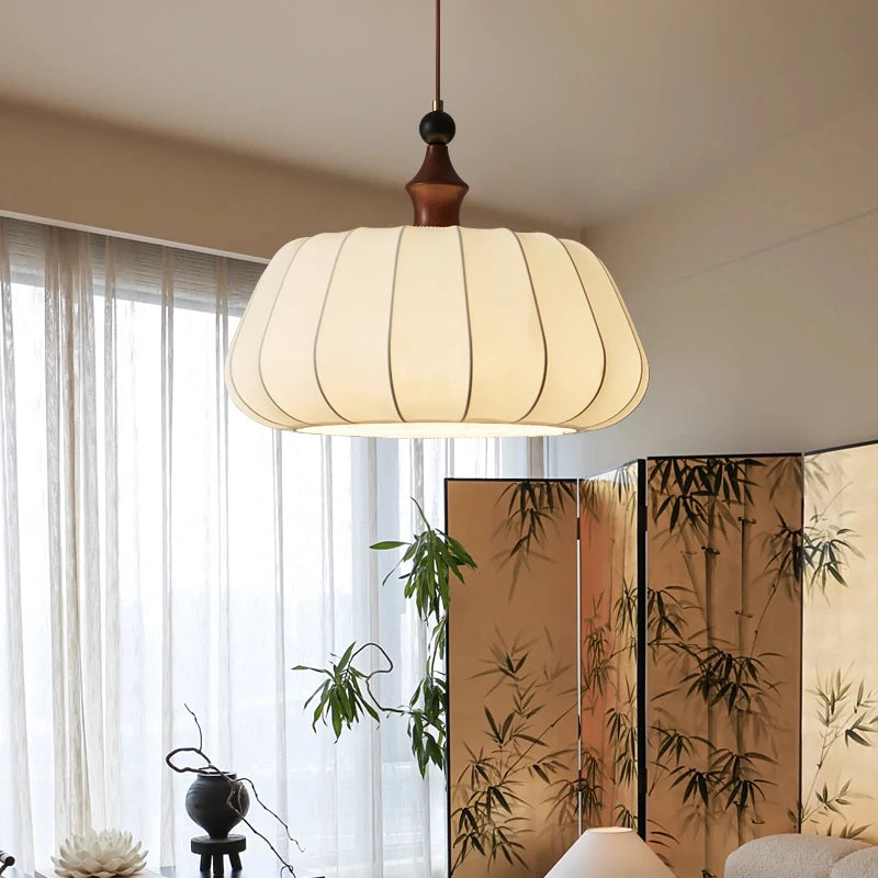 Vue de côté de la lampe plafond LED moderne avec cordon pendentif