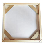 Cadre photo 30x40 en bois naturel dans un intérieur moderne