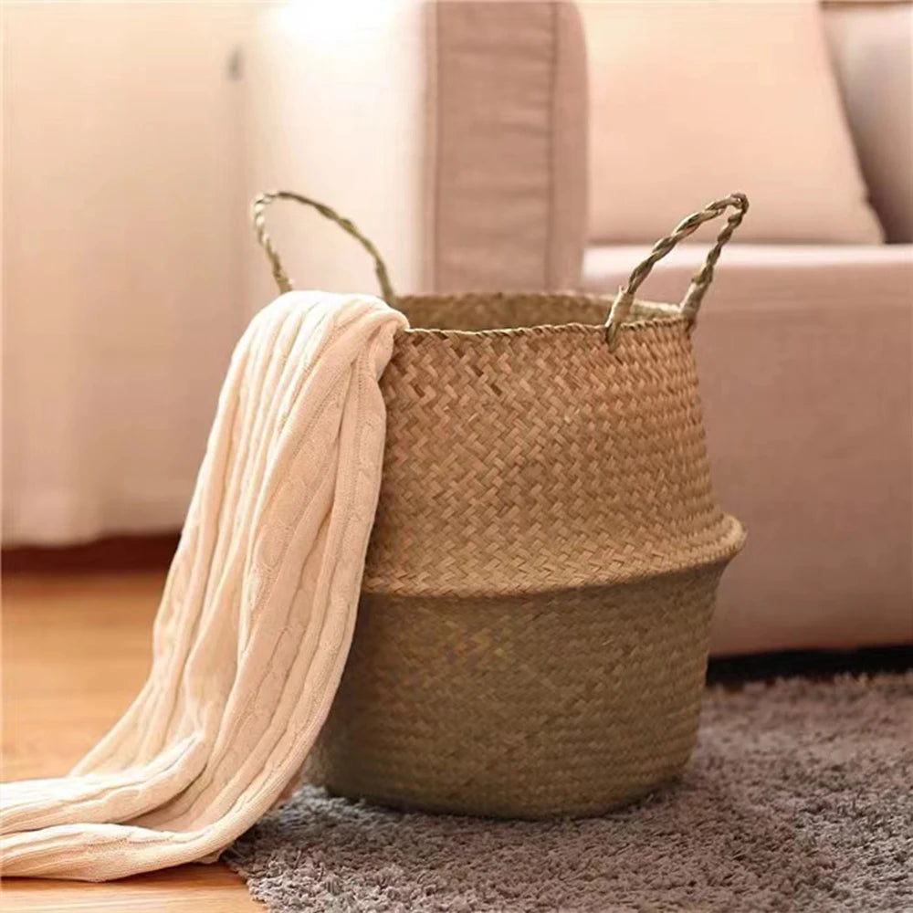 Panier en rotin rouge pour linge