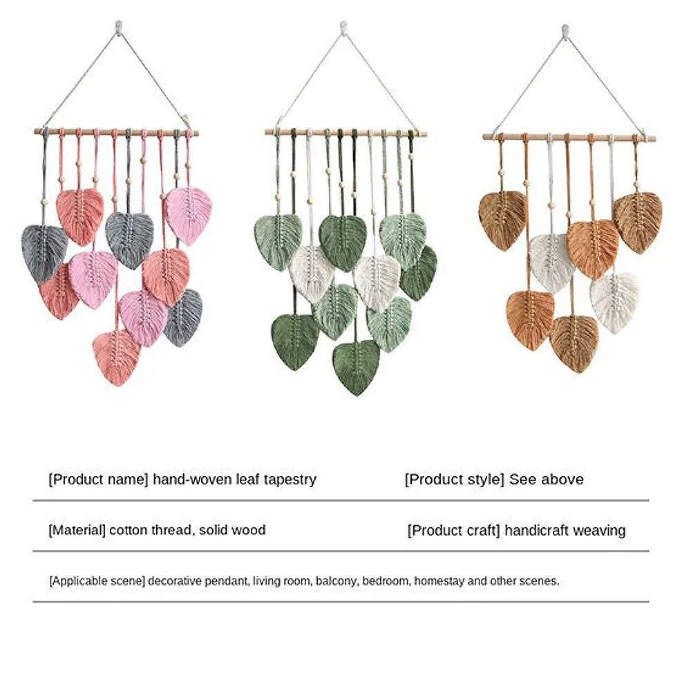 Tapisserie macramé accrochée au mur dans une chambre décorée style bohème