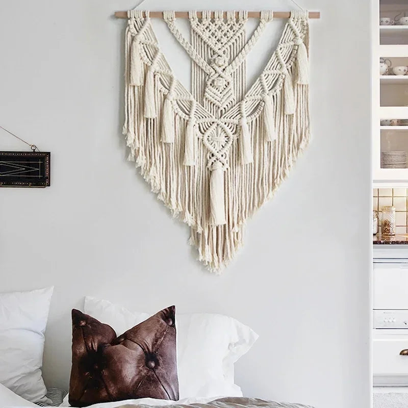 Détail du tissage main de la tenture macramé boho chic