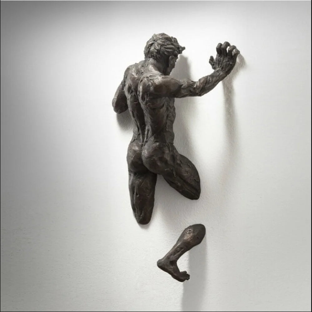 Décoration murale abstraite homme grimpant cuivre
