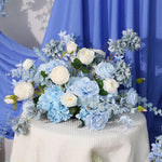Décoration de fond avec fleurs artificielles bleues hortensia rose