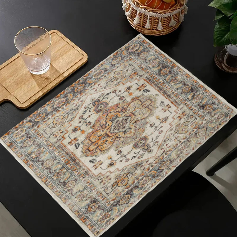 Tapis de table noir lin posé sur une table moderne