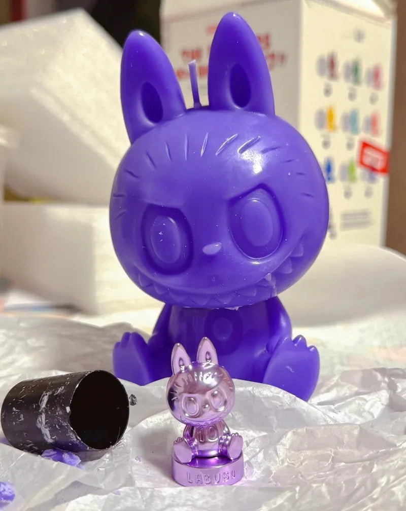 Bougie Labubu bleue décorative