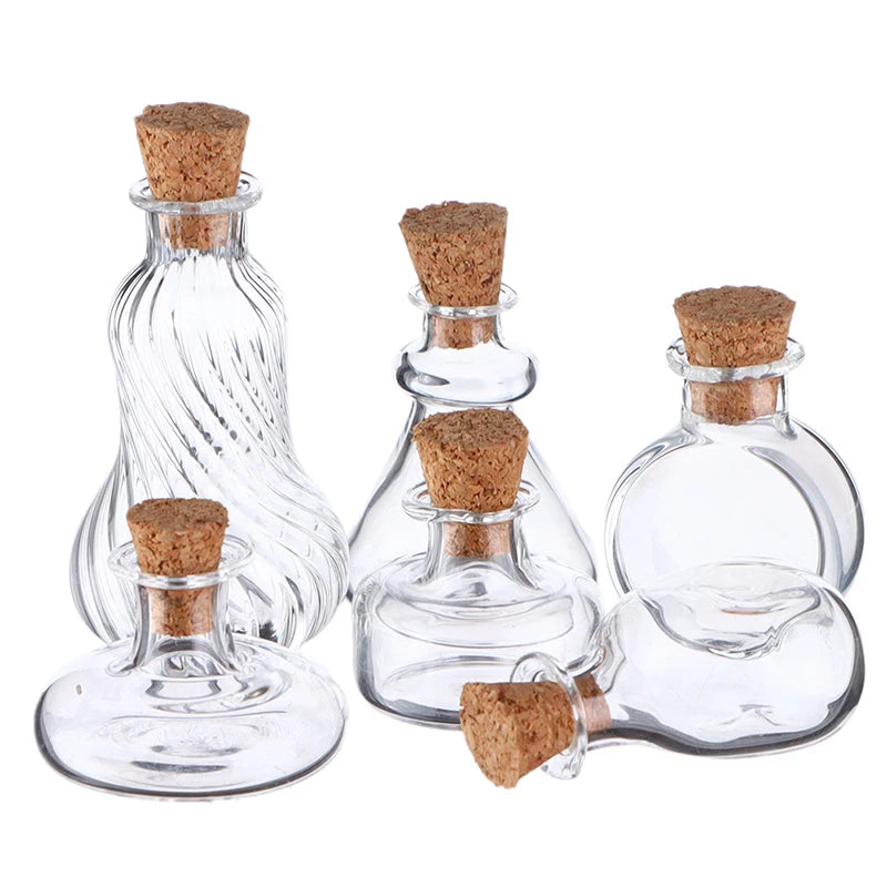 Détail du bouchon en liège du mini vase en verre