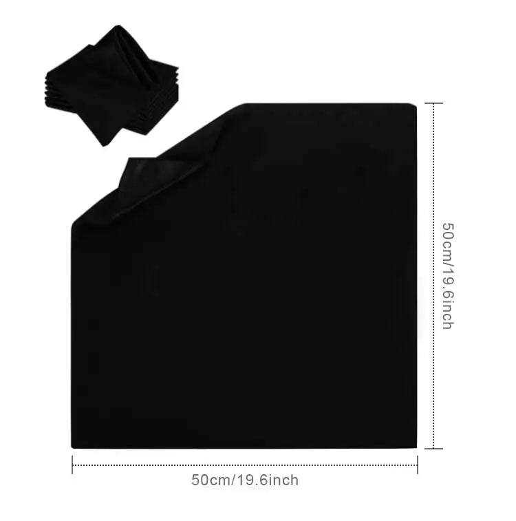 Fond d'écran noir opaque de haute qualité, idéal pour une utilisation dans des conceptions graphiques ou des projets de mode.