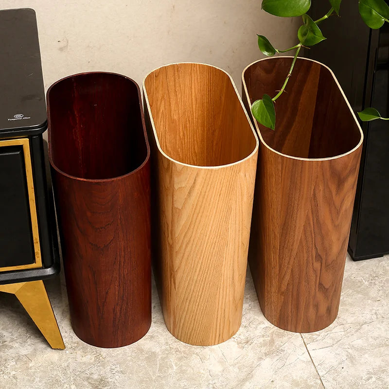 Poubelle minimaliste en bois avec couvercle roulant