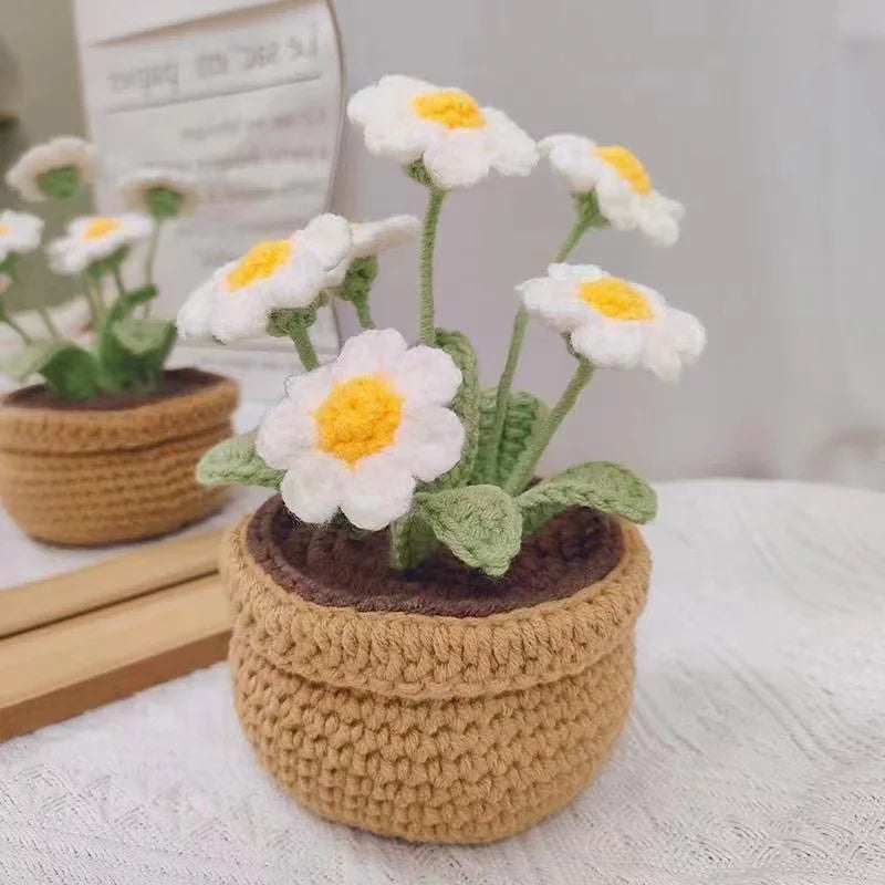 Fraise tricotée dans un pot