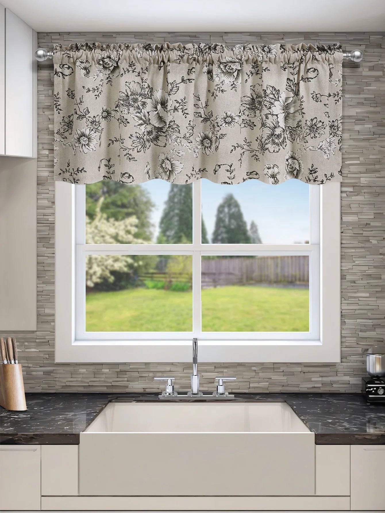 Rideau occultant court motif pivoine jaune pour fenêtre de salle de bain