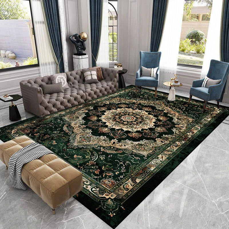 Un tapis persan magnifique aux motifs floraux et ethniques sur fond sombre, entouré de meubles luxueux dans un salon élégant.
