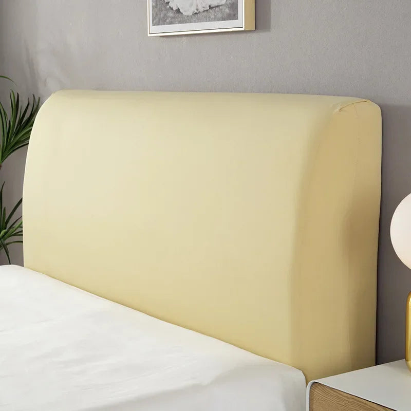 Installation facile du couvre-tête sur une tête de lit en bois