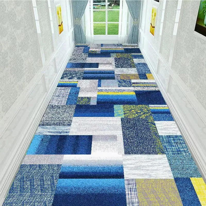 Tapis de couloir anti-dérapant violet dans un passage élégant
