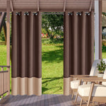 Rideaux extérieurs bicolores marron et beige installés sur une terrasse couverte avec mobilier d’extérieur.