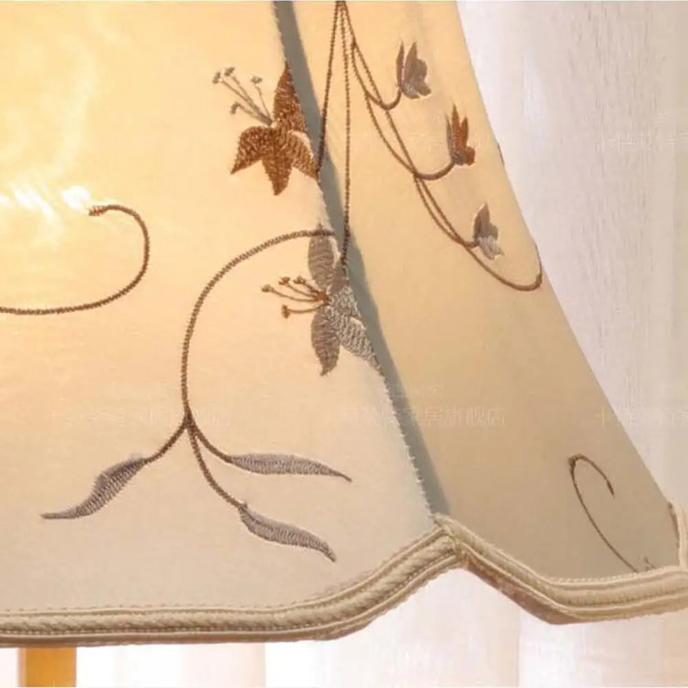 Lampe de salon classique en cuivre et acier poli