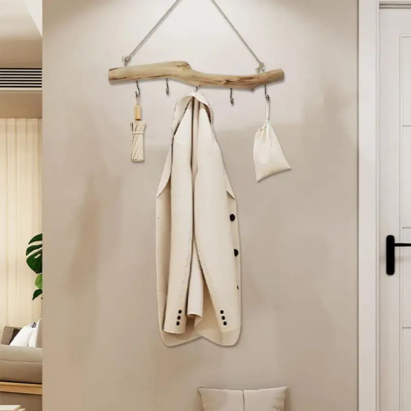 Branche suspendue blanche dans une chambre moderne