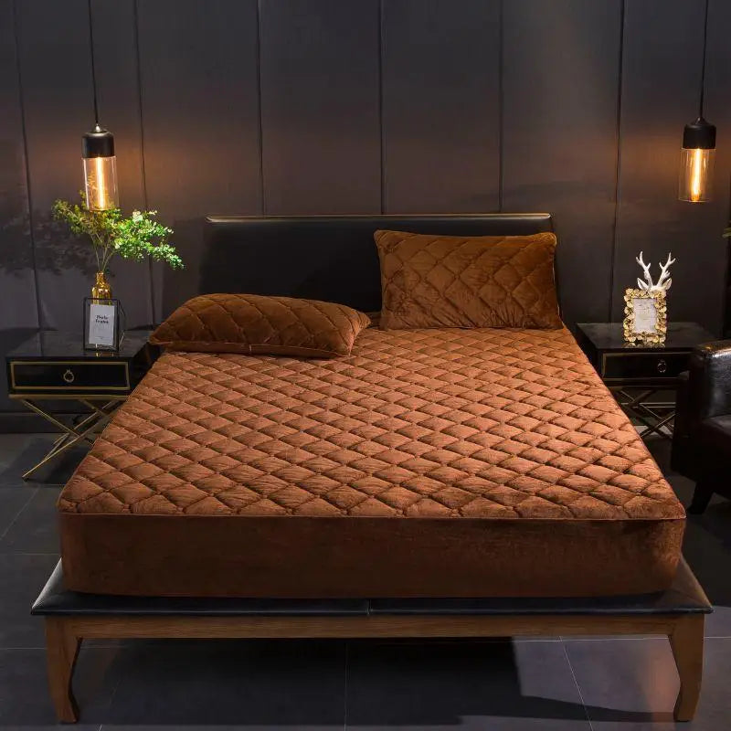 Drap-housse matelassé velours rouge pour chambre