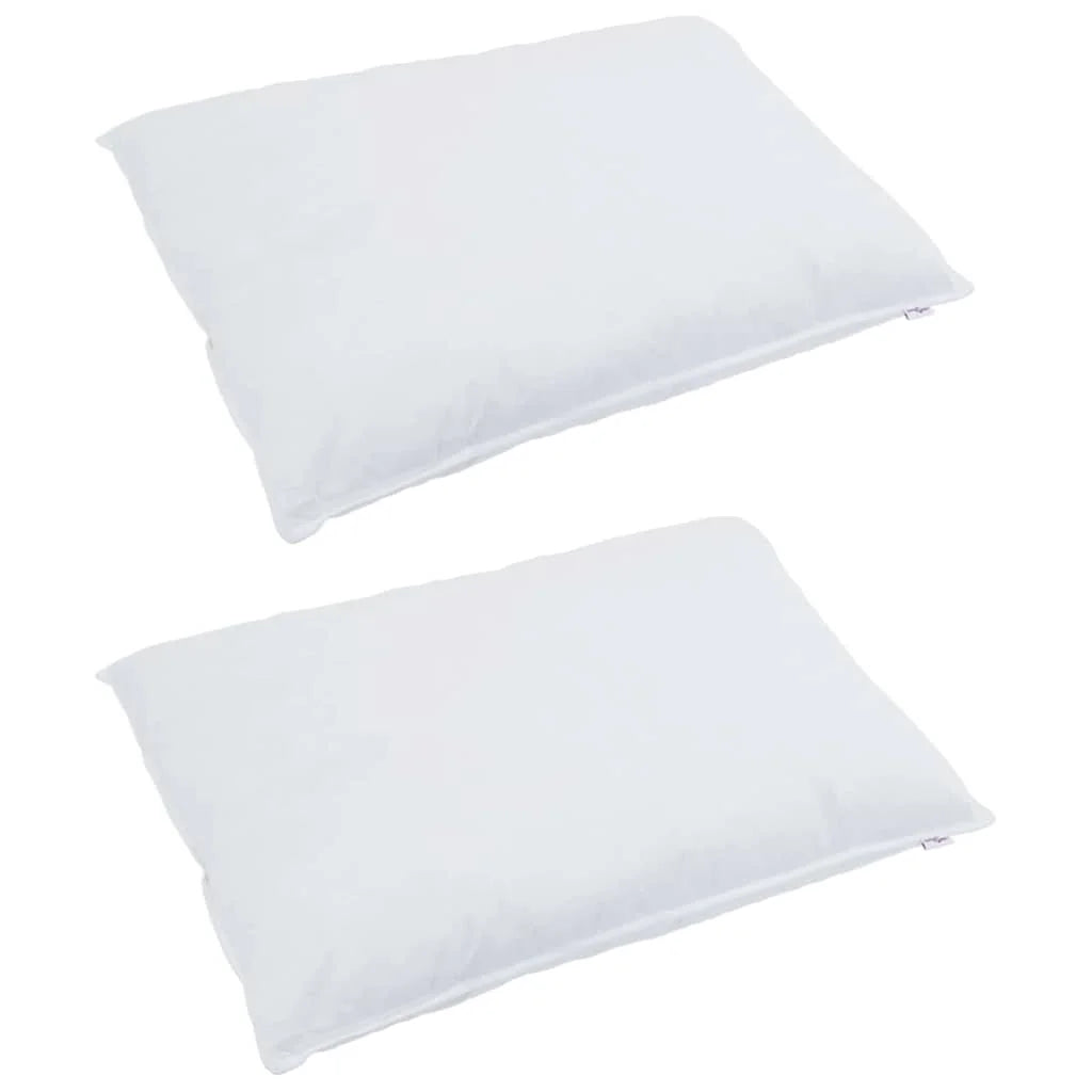 Parure de lit minimaliste dans une chambre