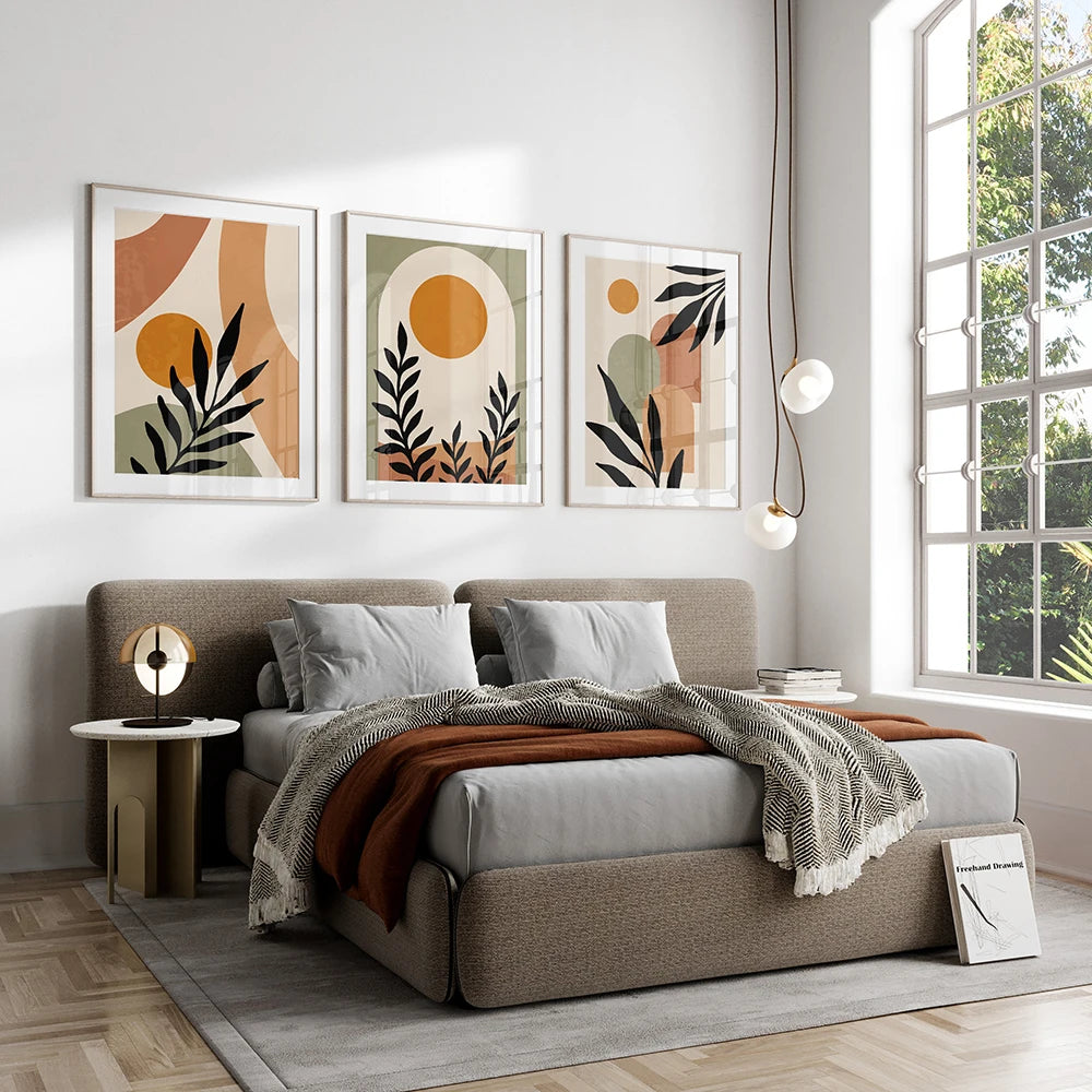 Affiche murale dans un salon avec décoration boho moderne
