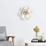 Détail des fleurs en céramique 3D avec effet de relief