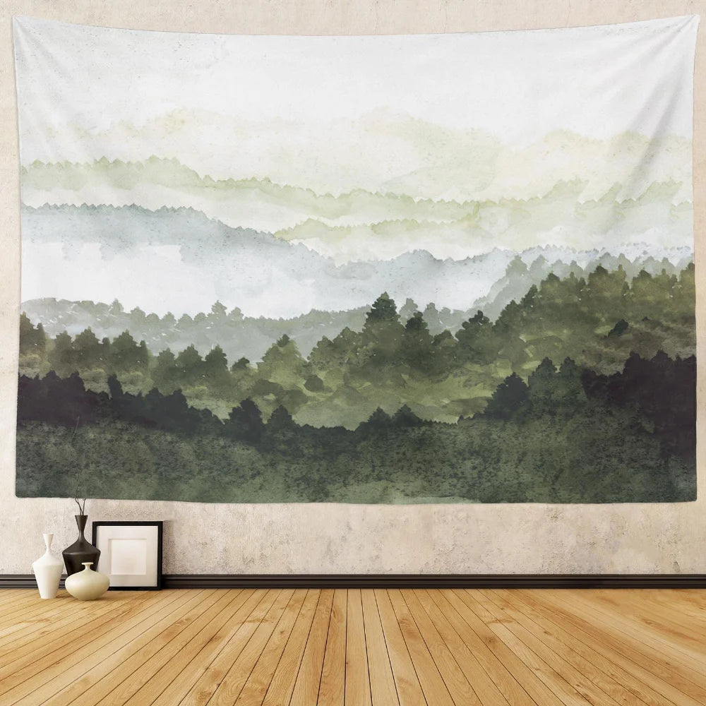 Tapisserie forêt brumeuse accrochée dans une chambre