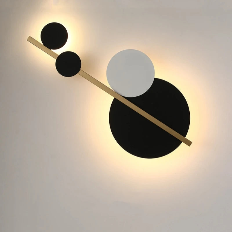 Lampe de chevet blanche épurée comme élément de décoration murale